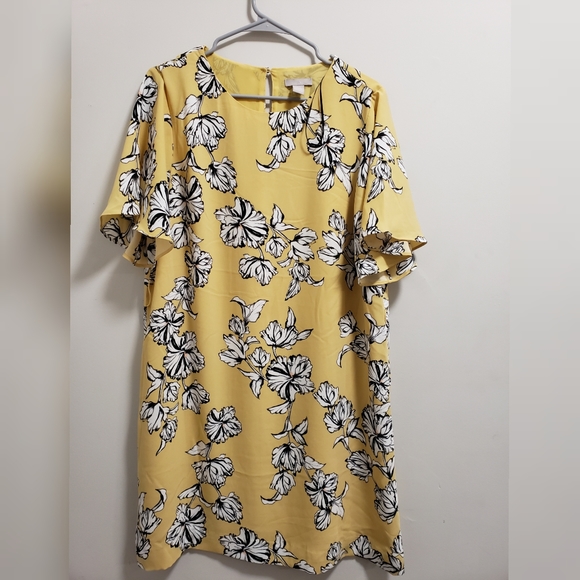 H&M Dresses & Skirts - H&M Yellow Flower Dress